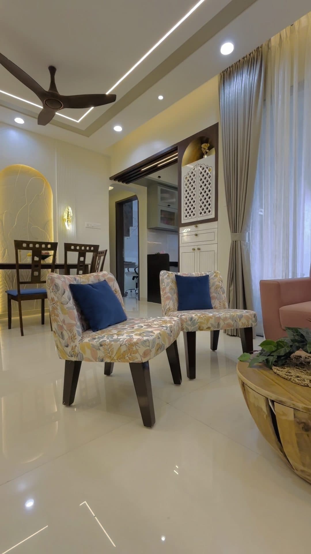 Living Room in a Bavdhan, Pune home by Divya Jain Interiors