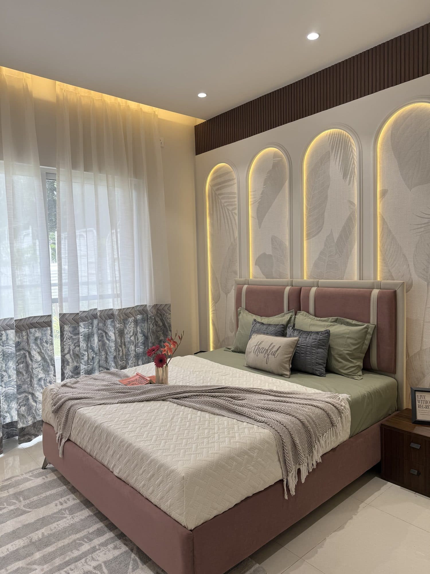 Master Bedroom in a Sinhagad Road, Pune home by Divya Jain Interiors