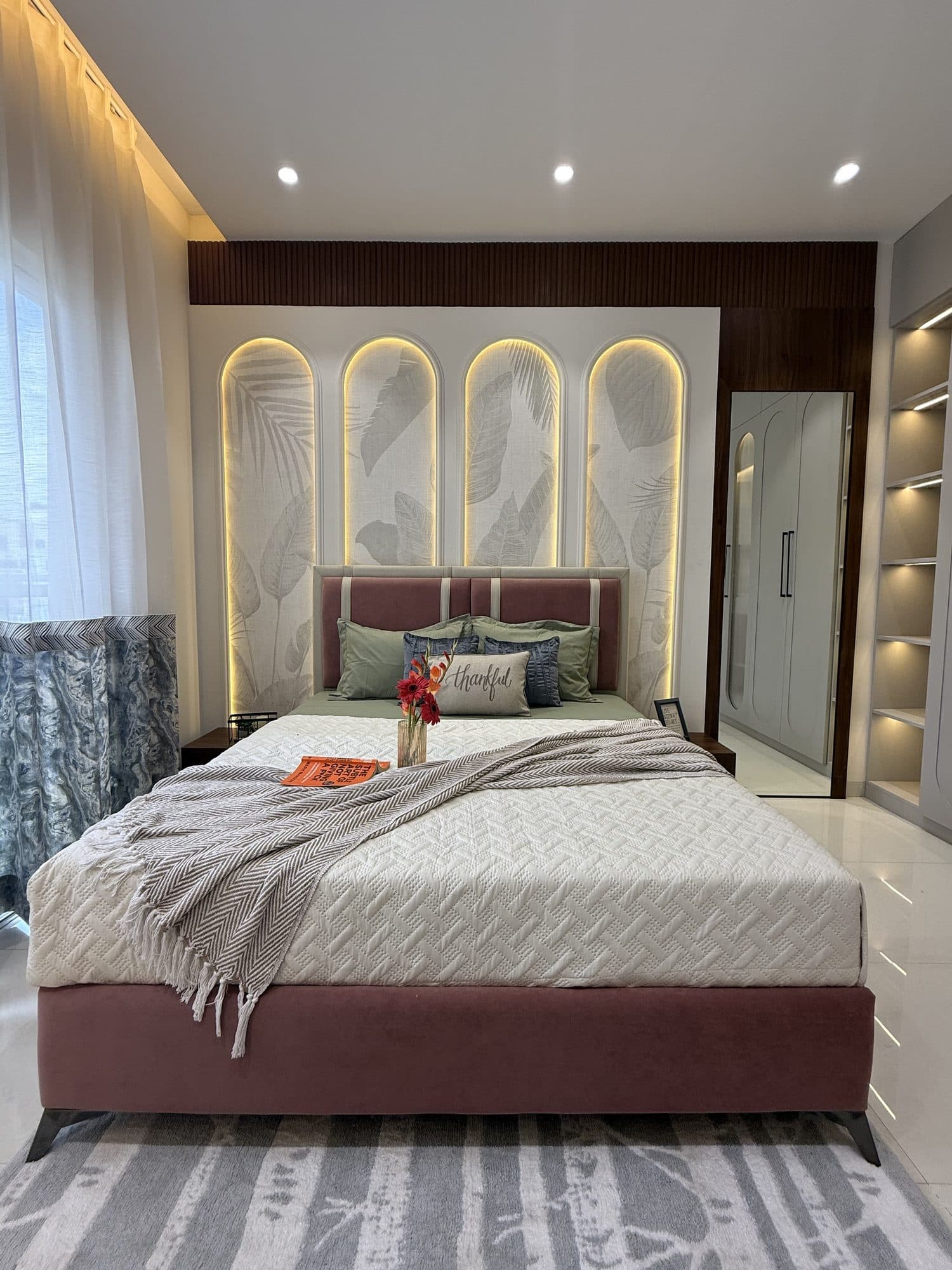 Master Bedroom in a Sinhagad Road, Pune home by Divya Jain Interiors