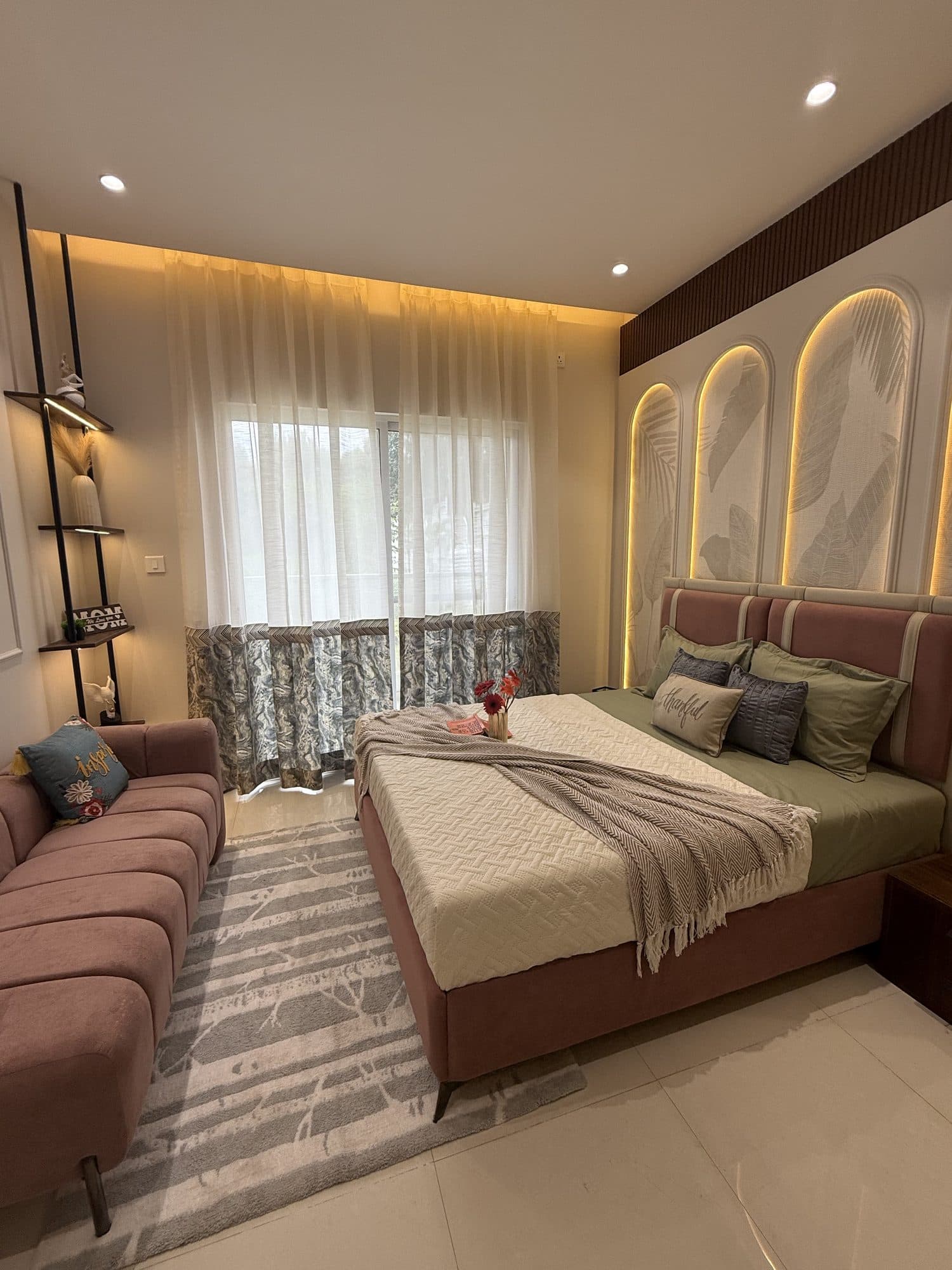 Master Bedroom in a Sinhagad Road, Pune home by Divya Jain Interiors