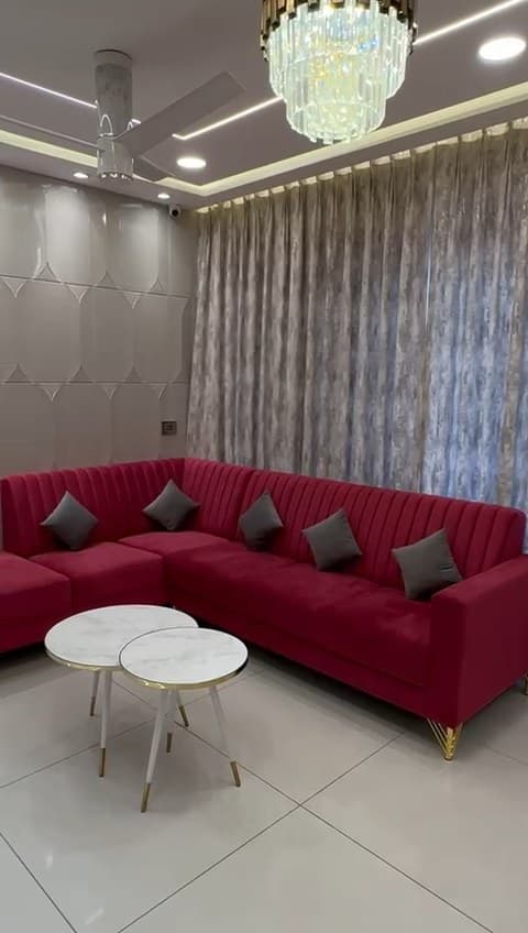 Living Room in a Andheri West, Mumbai home by Divya Jain Interiors