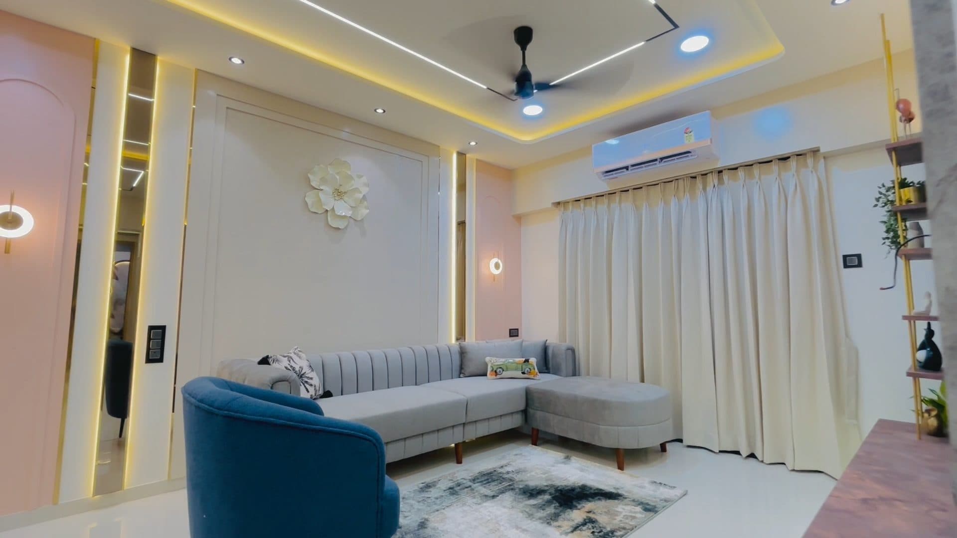 Living Room in a Kalyani Nagar, Pune home by Divya Jain Interiors