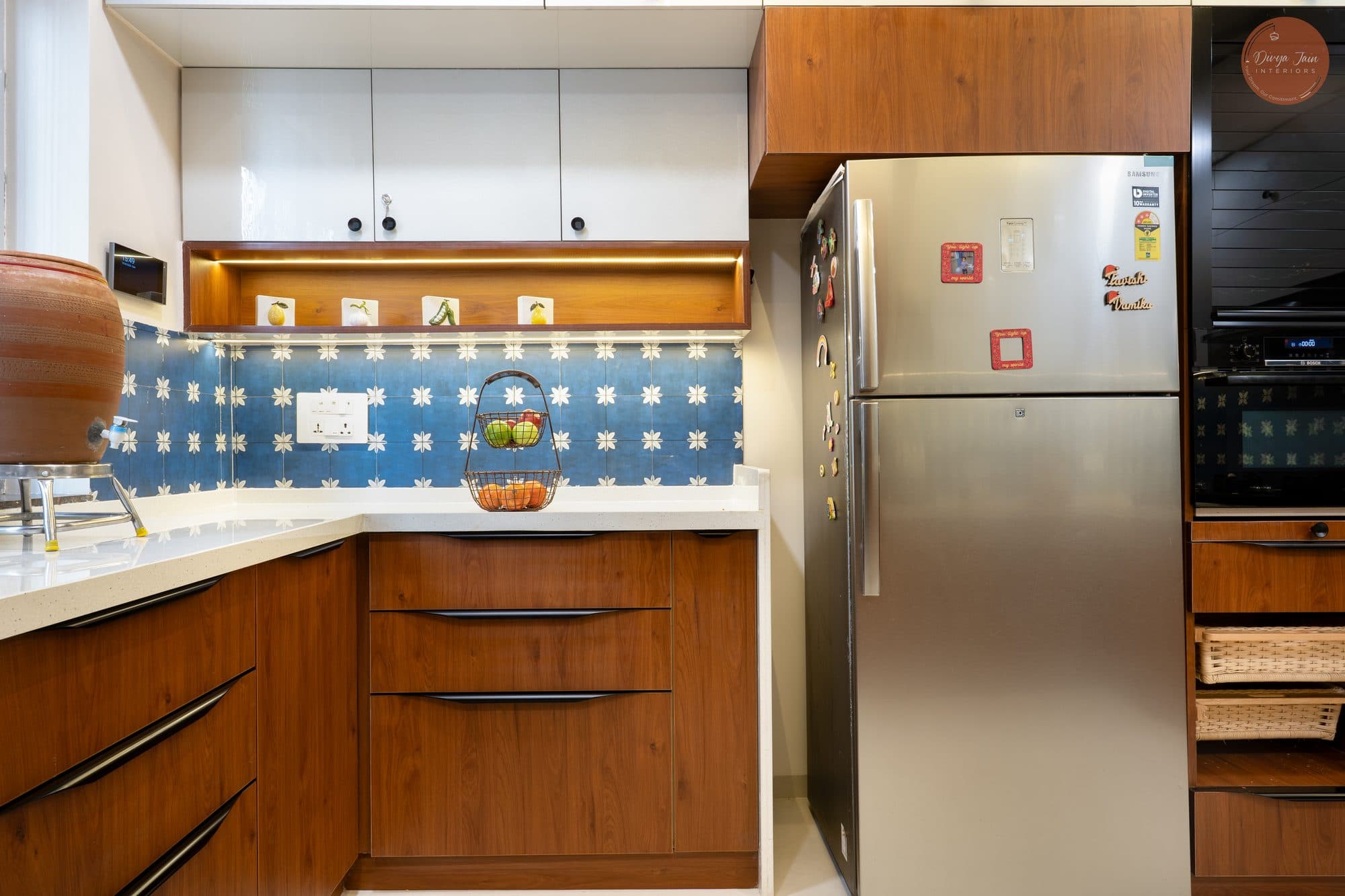 Kitchen in a Kharadi, Pune home by Divya Jain Interiors