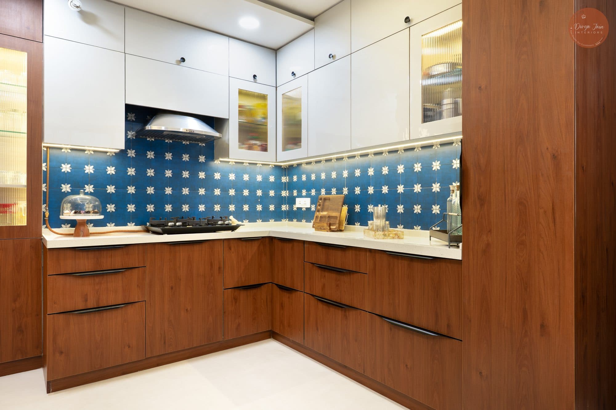 Kitchen in a Kharadi, Pune home by Divya Jain Interiors