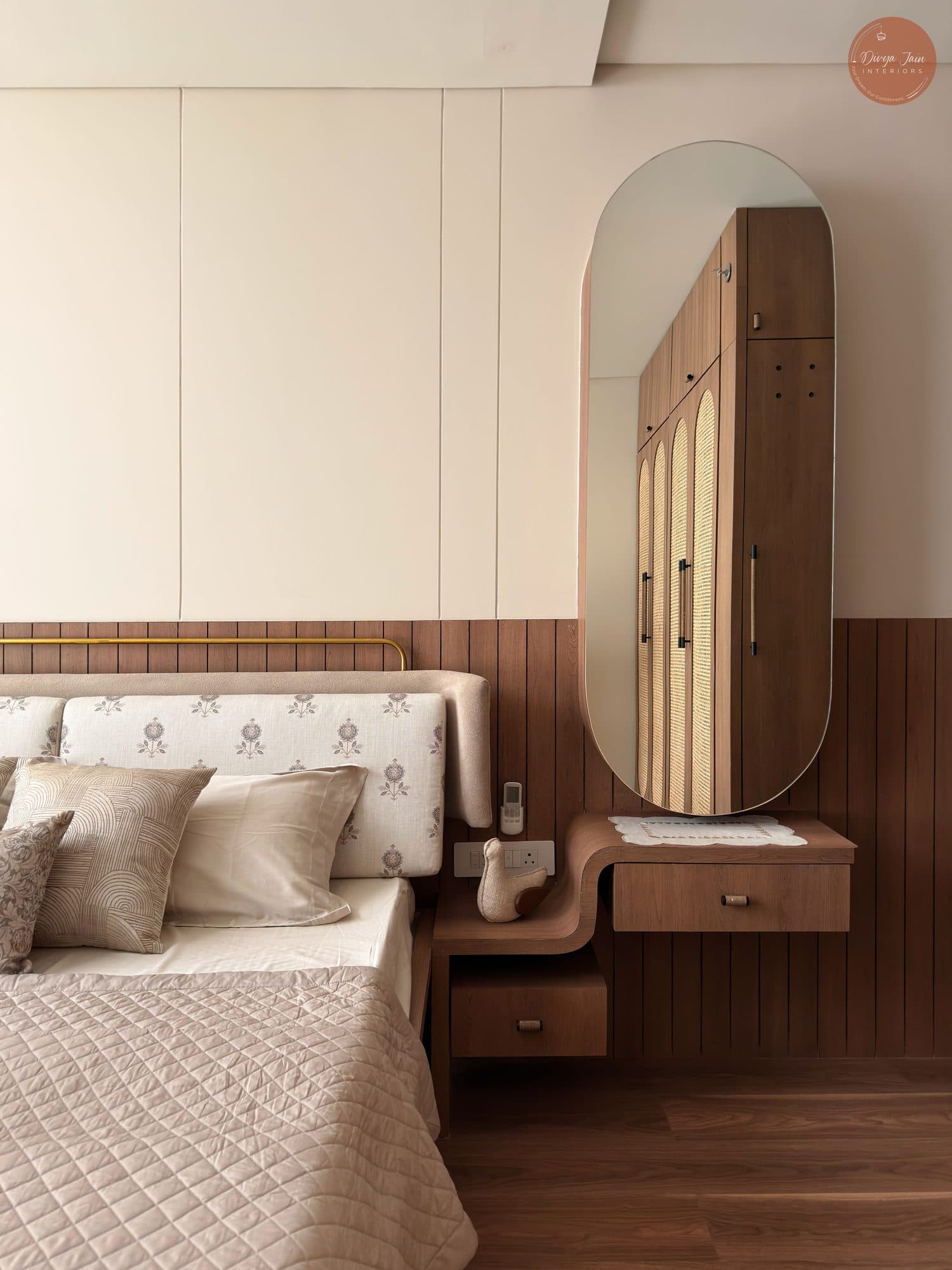 Master Bedroom in a Kharadi, Pune home by Divya Jain Interiors