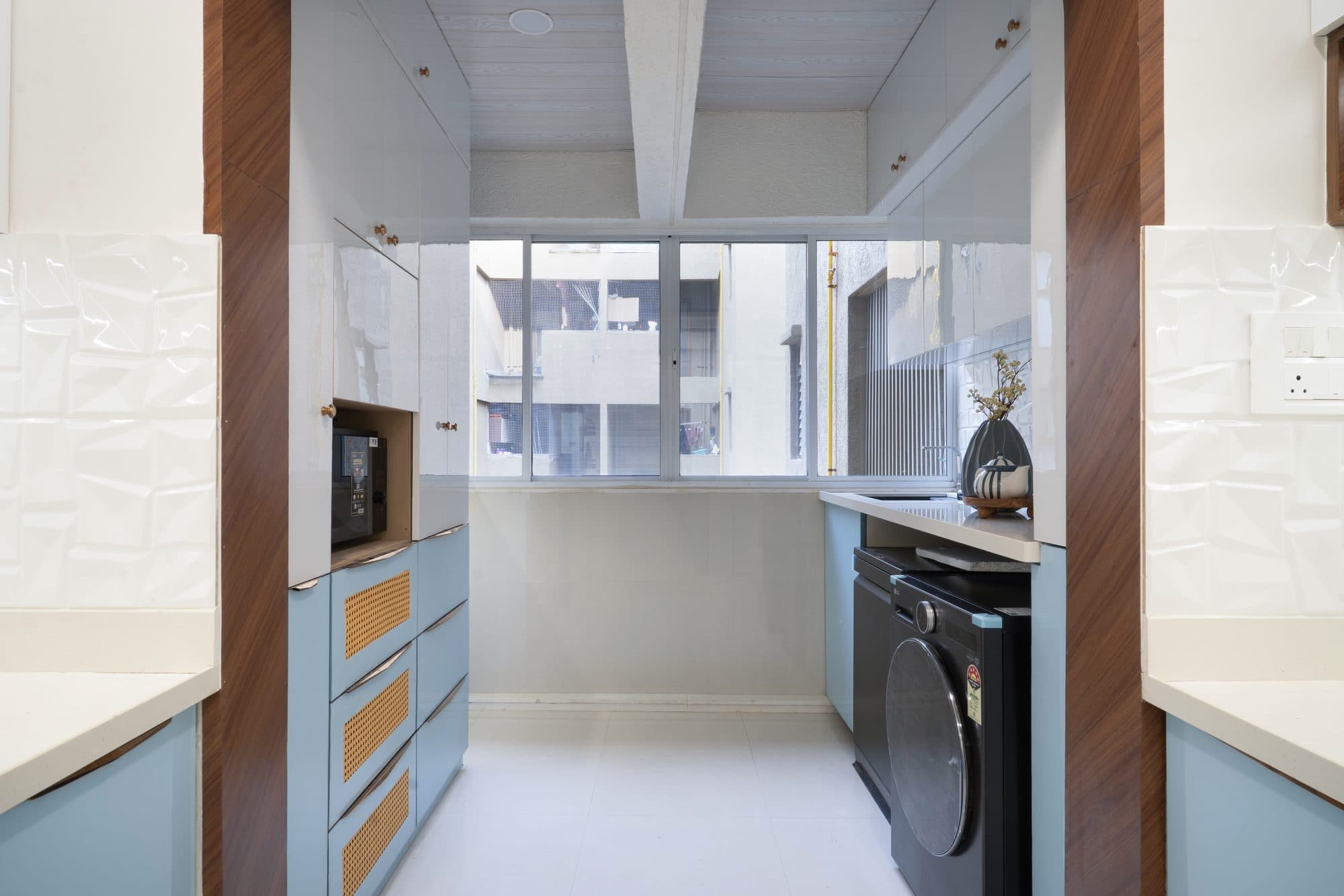 Kitchen in a Ravet, Pune home by Divya Jain Interiors