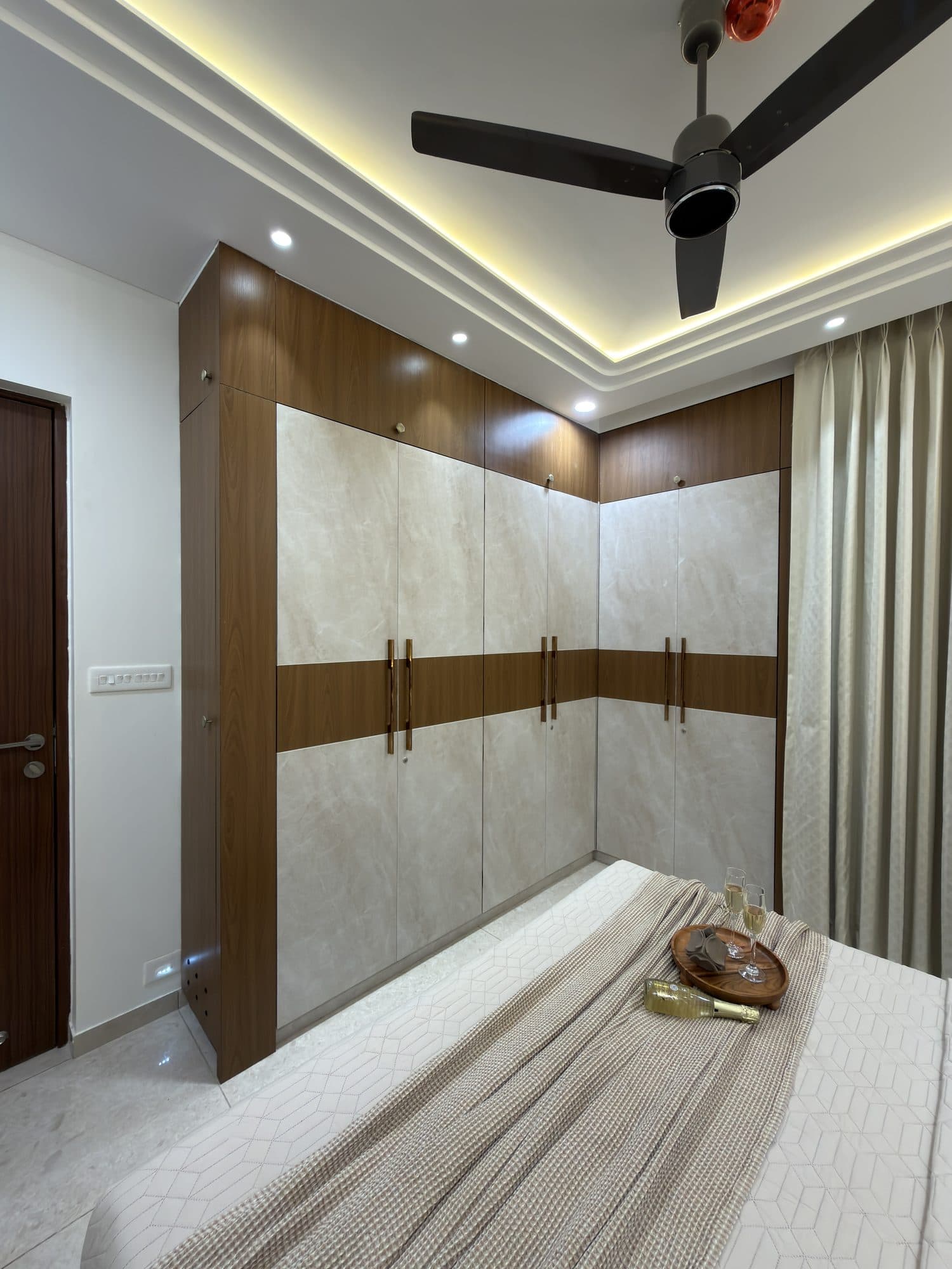 Master Bedroom in a Powai, Mumbai home by Divya Jain Interiors